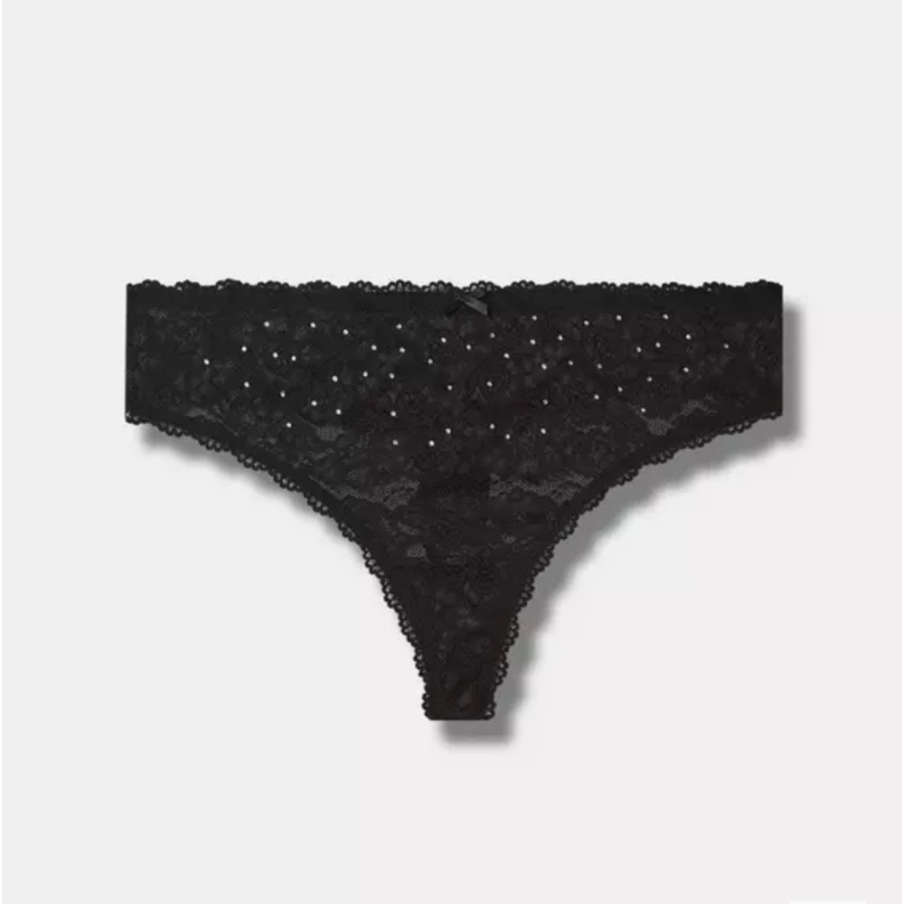 Torrid Simply Lace Diamante Mid Rise Thong Panty Black Size 6 NWT